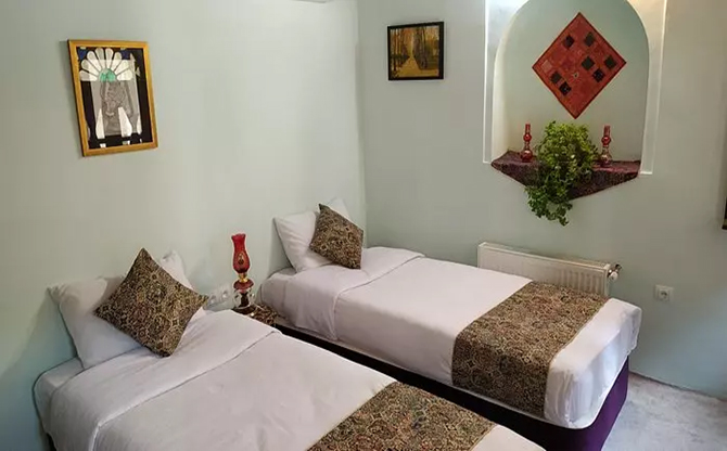 بوم گردی لوتوس شیراز