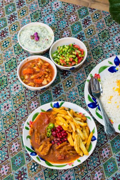 بوم گردی ترنجستان شیراز