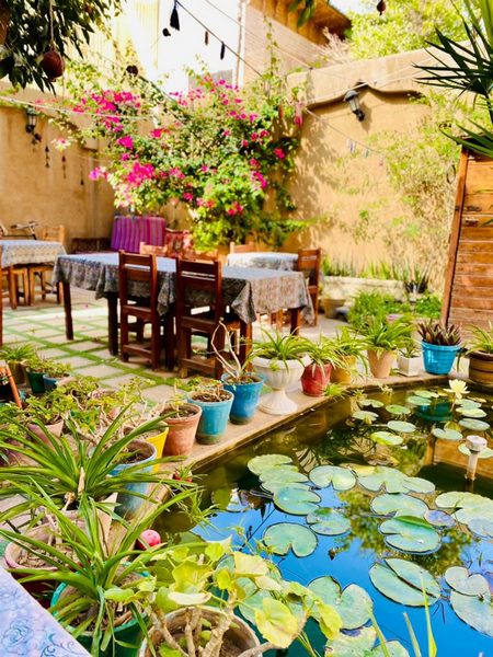 بوم گردی ترنجستان شیراز