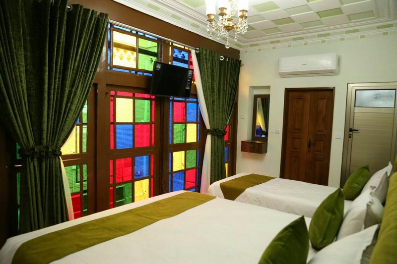 پنج دری شیراز
