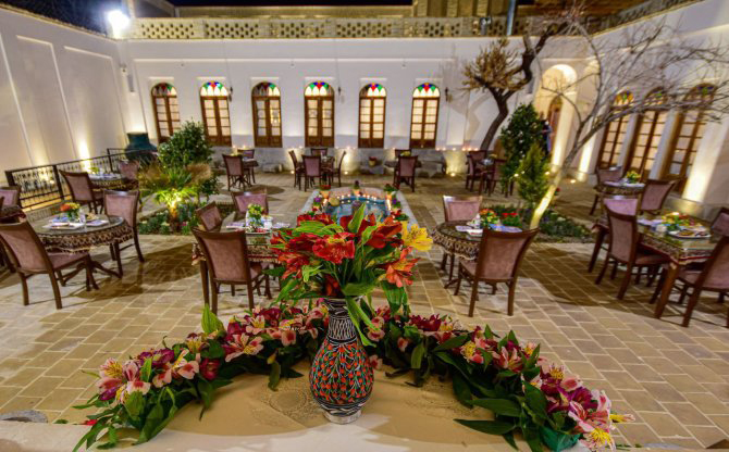 سنتی هزار و یک شب چهار باغ اصفهان